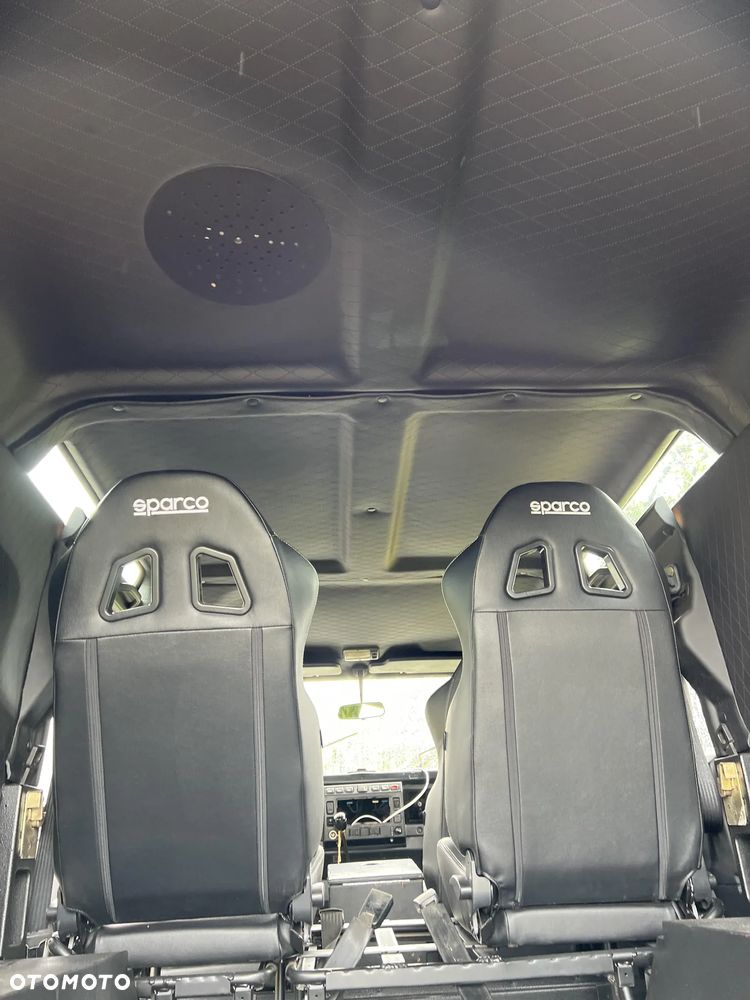 Land Rover Defender 2.5 TDI - 6