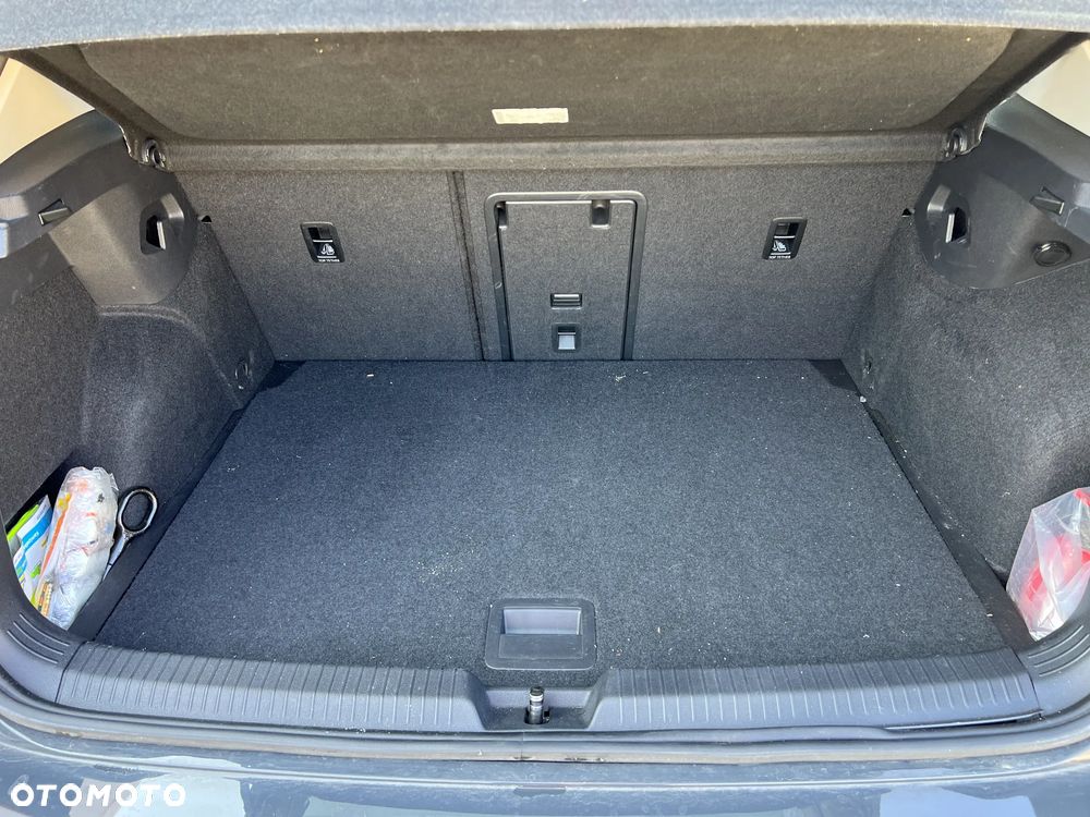 Volkswagen Golf 1.5 eTSI OPF DSG Style - 20