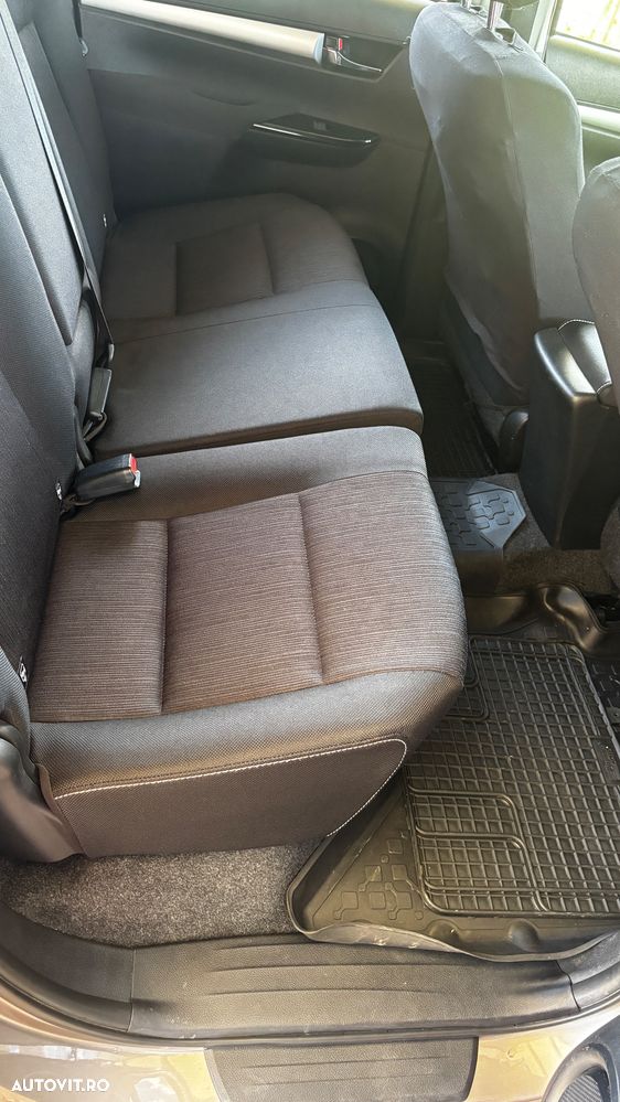 Toyota Hilux 2.4D 150CP 4x4 Double Cab 6MT Comfort - 16