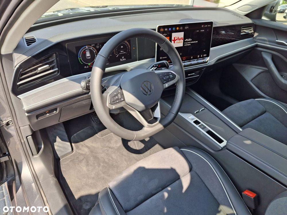 Volkswagen Passat - 10