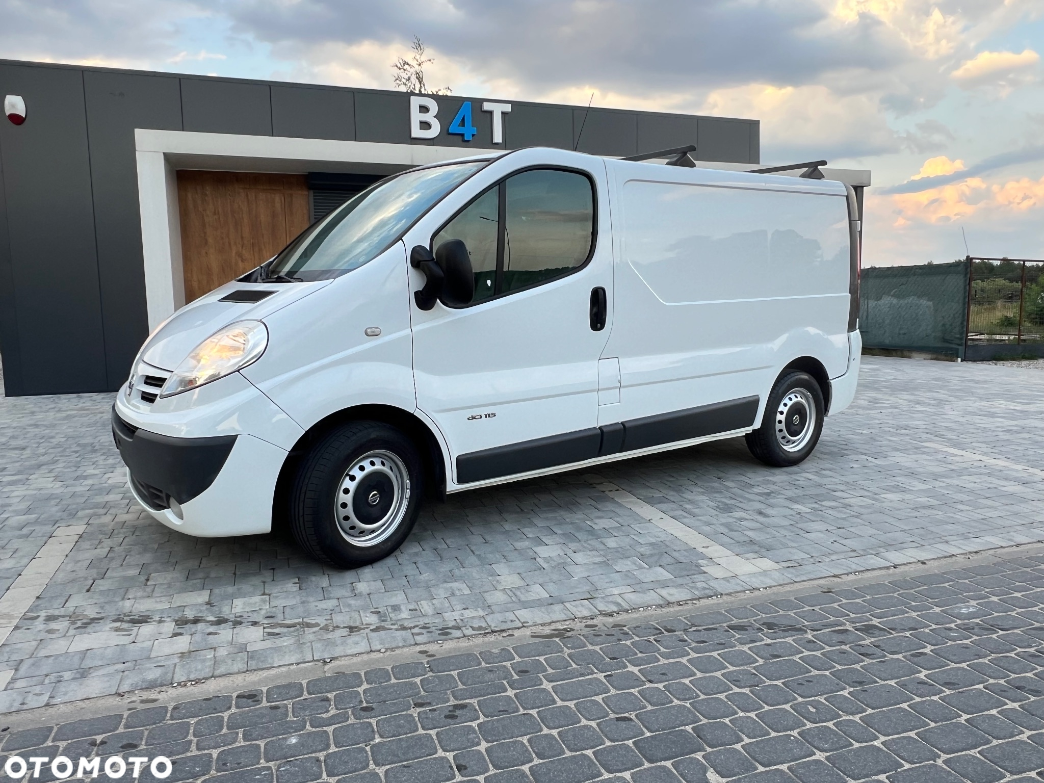 Nissan Primaster - 2
