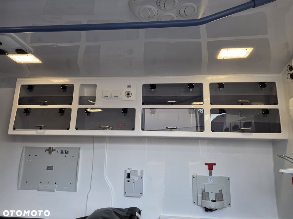 Renault Master Ambulans karetka - 29