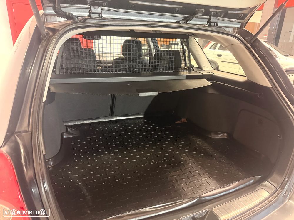 Toyota Avensis SW 2.0 D-4D Sol - 9