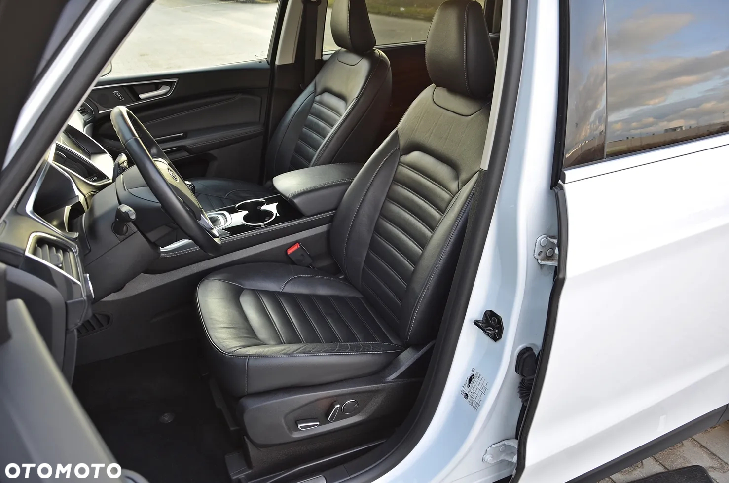 Ford Galaxy - 13