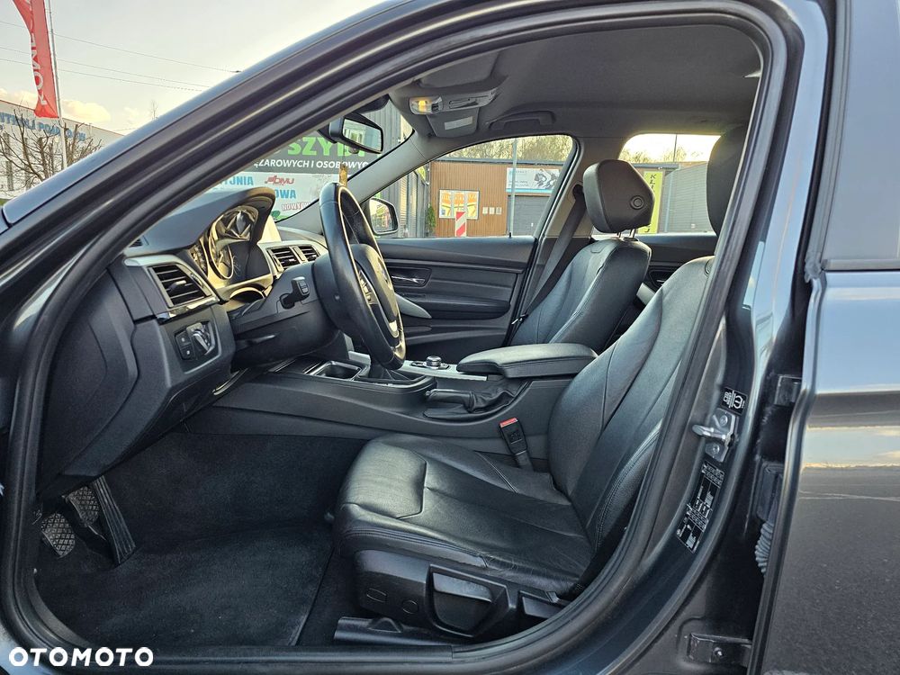 BMW Seria 3 320d Blue Performance Luxury Line - 14