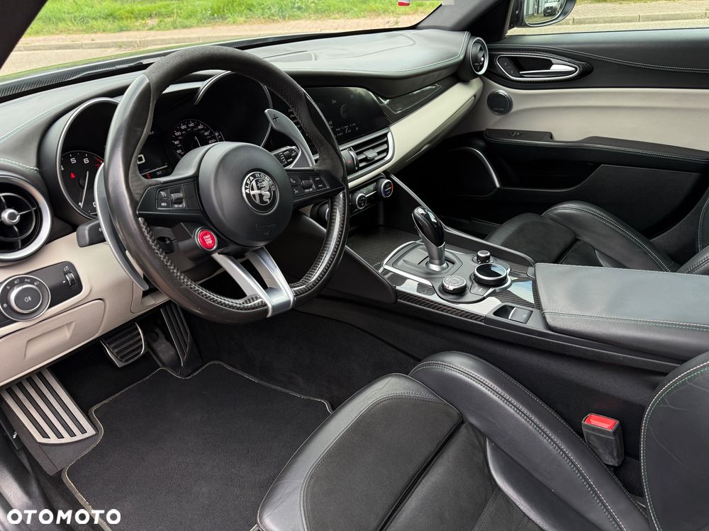 Alfa Romeo Giulia 2.9 Bi Turbo V6 Quadrifoglio - 14