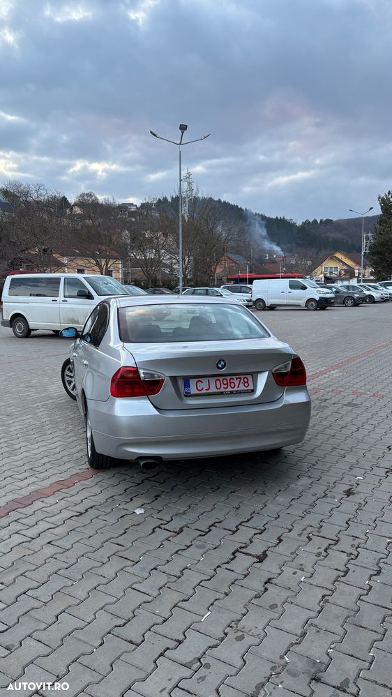 BMW Seria 3 318i - 3