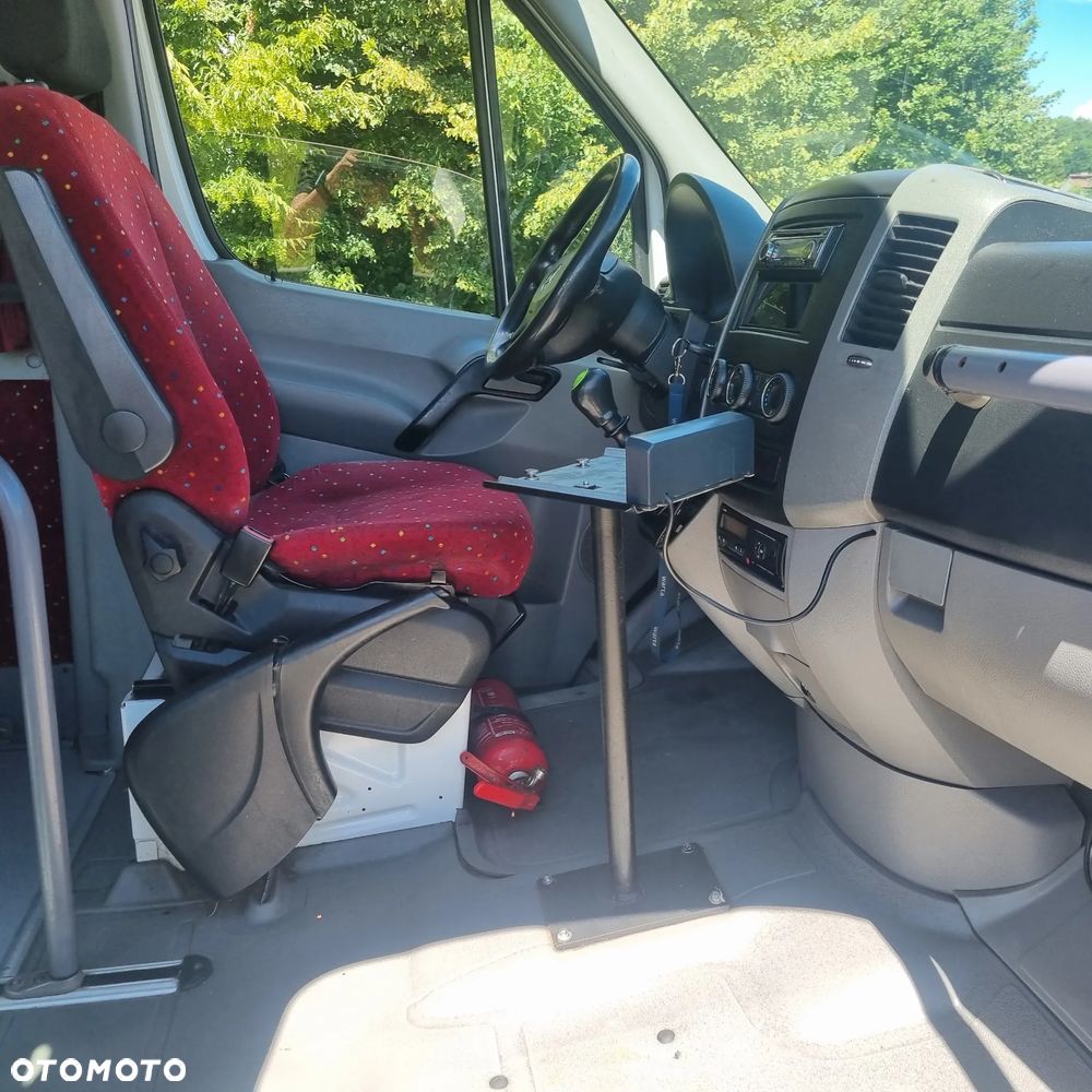 Mercedes-Benz Sprinter - 11