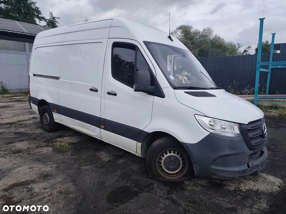 Mercedes-Benz Sprinter - 1