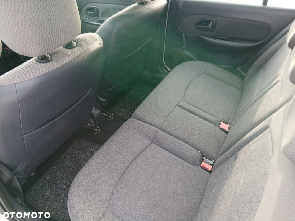 Renault Clio 1.2 16V Confort Dynamique - 10