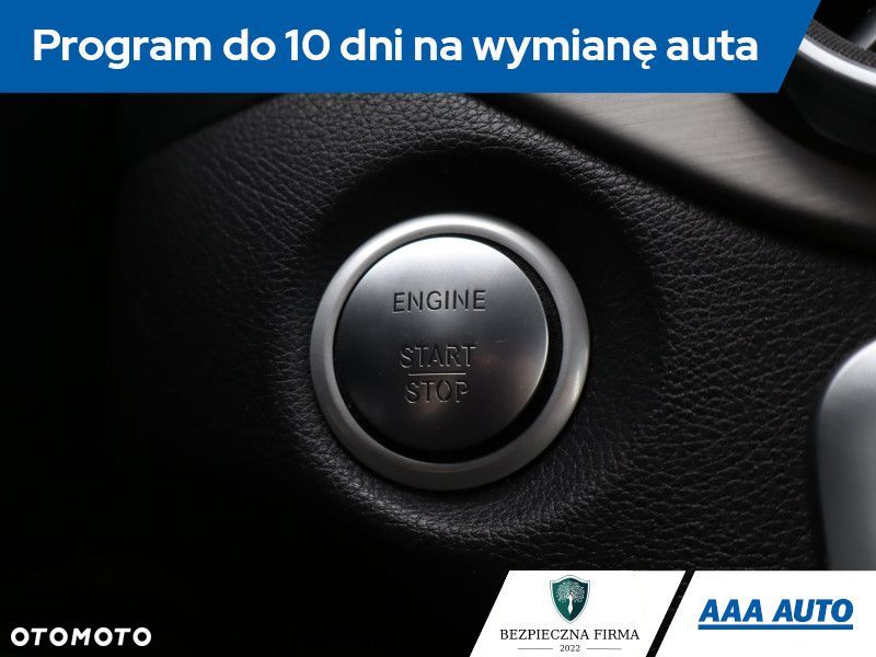 Mercedes-Benz GLA - 20