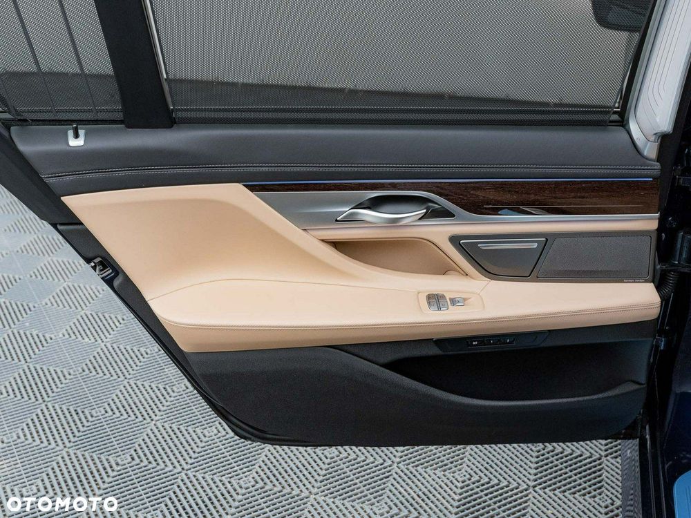 BMW Seria 7 - 24