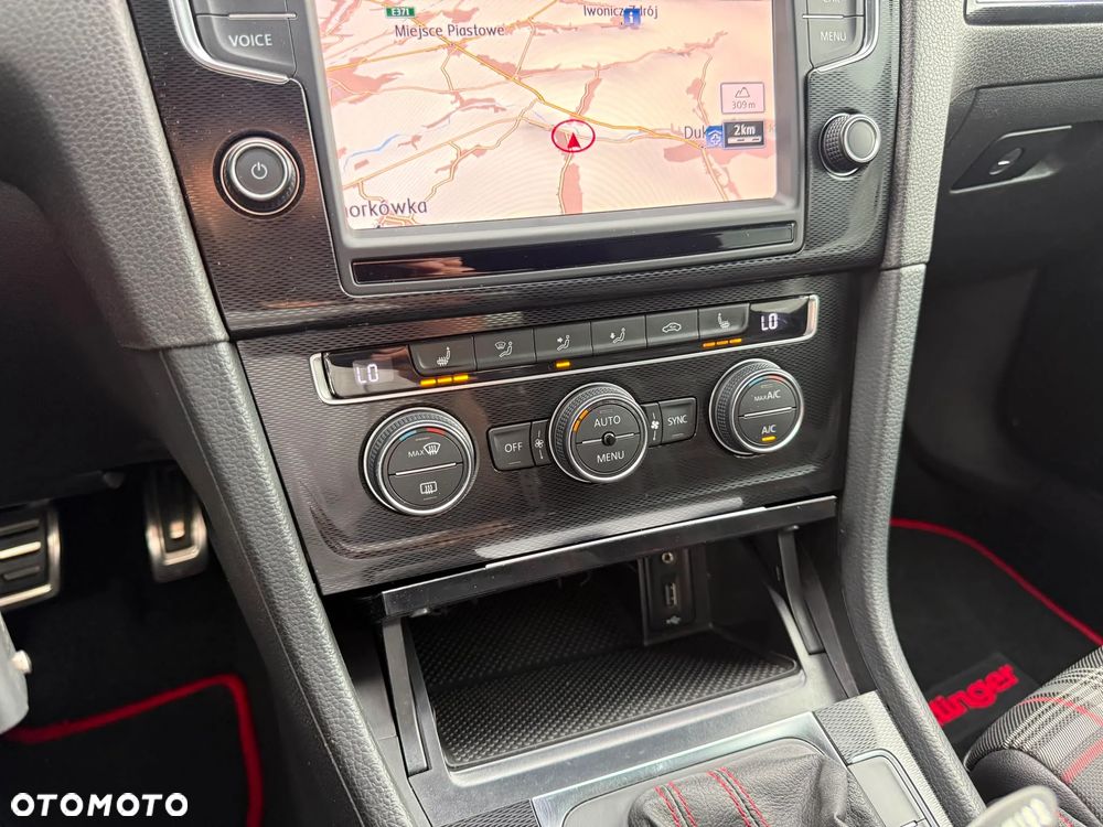 Volkswagen Golf GTI Performance BlueMotion Technology DSG - 35