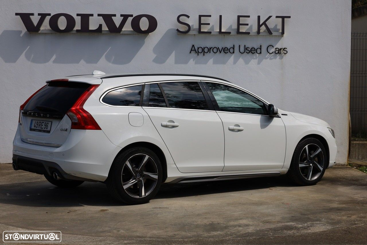 Volvo V60 2.4 D6 R-Design Mom.AWD Phev - 21