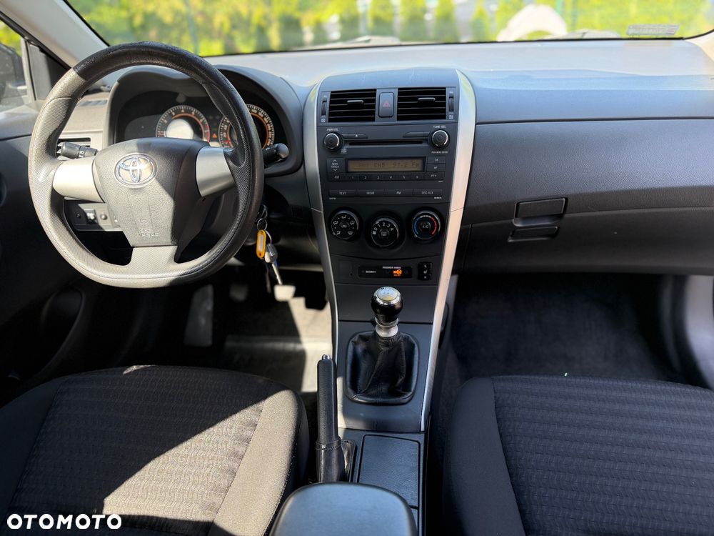 Toyota Corolla 1.6 Luna - 12