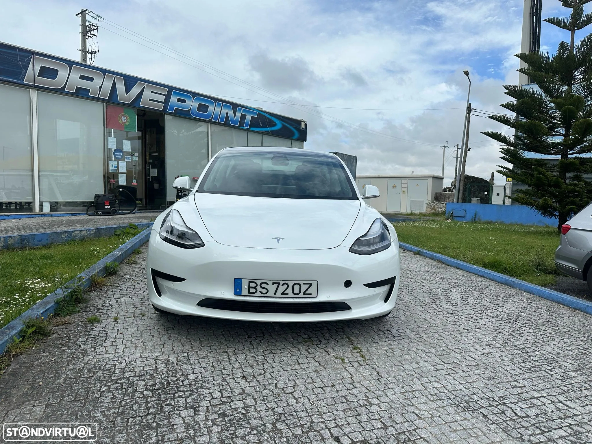 Tesla Model 3 Standard Range Plus RWD - 2