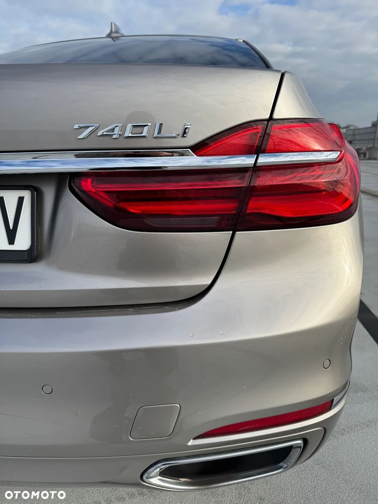 BMW Seria 7 740Li - 7