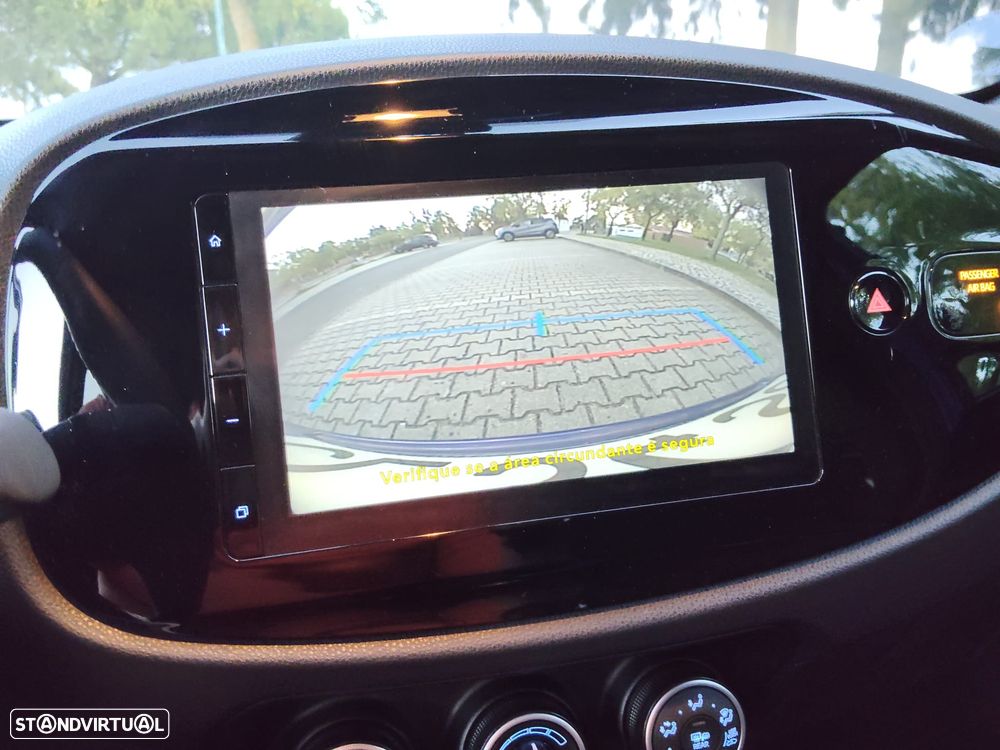 Toyota Aygo 1.0 X-Play Plus - 21