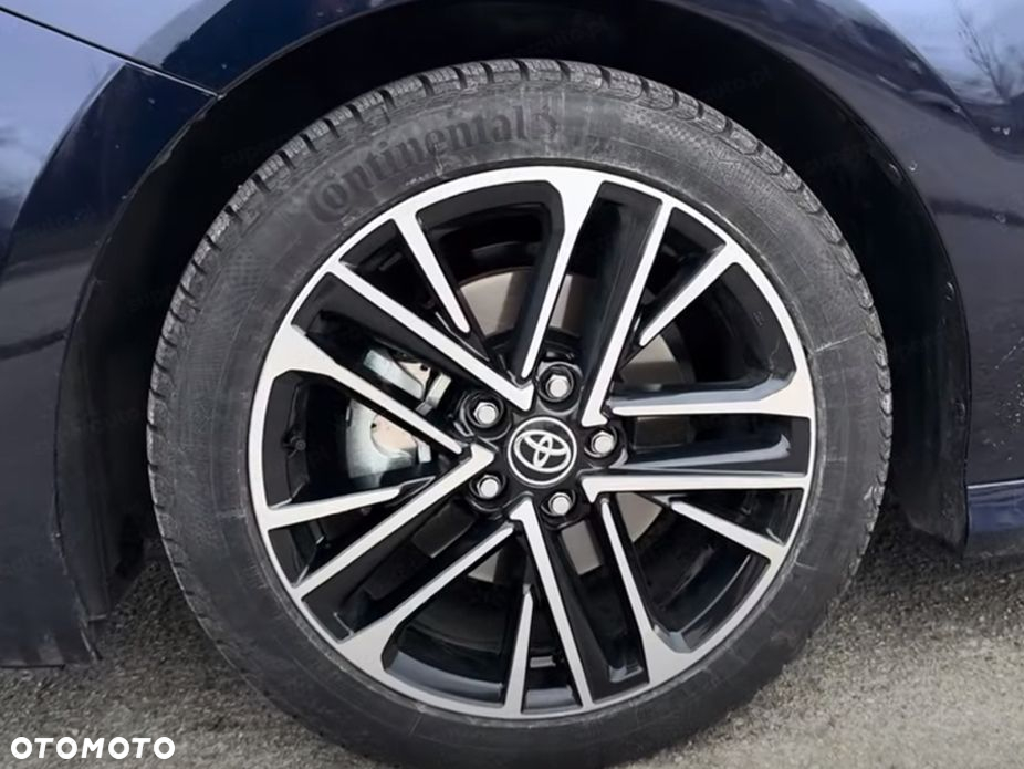 Toyota Camry - 12