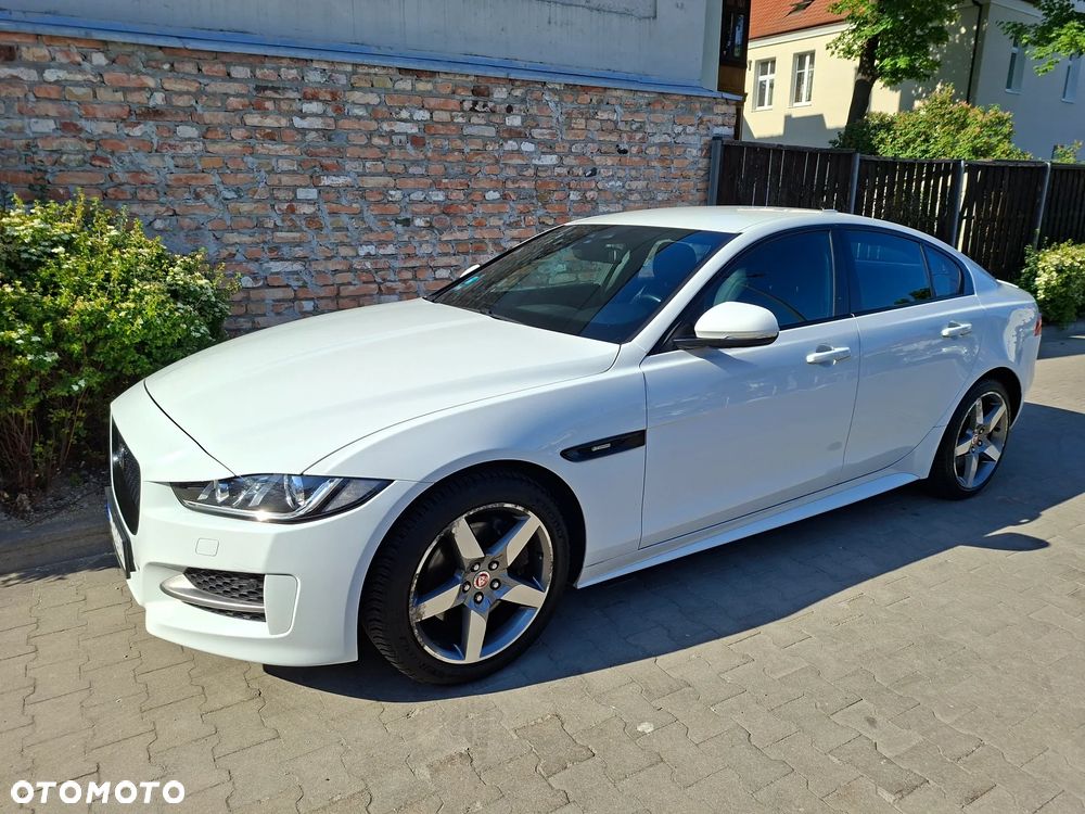 Jaguar XE 2.0 D AWD R-Sport - 1