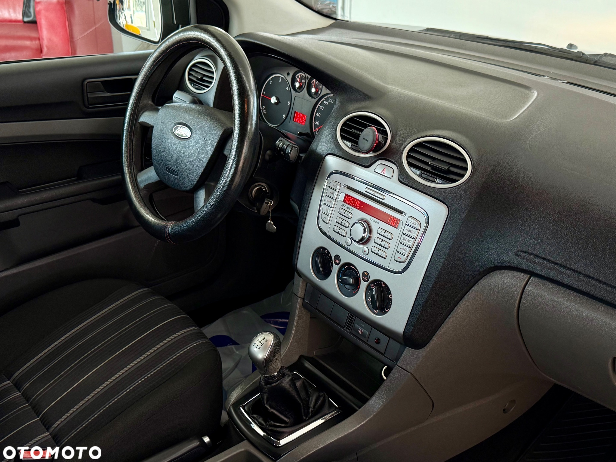 Ford Focus 1.8 TDCi Trend + - 27