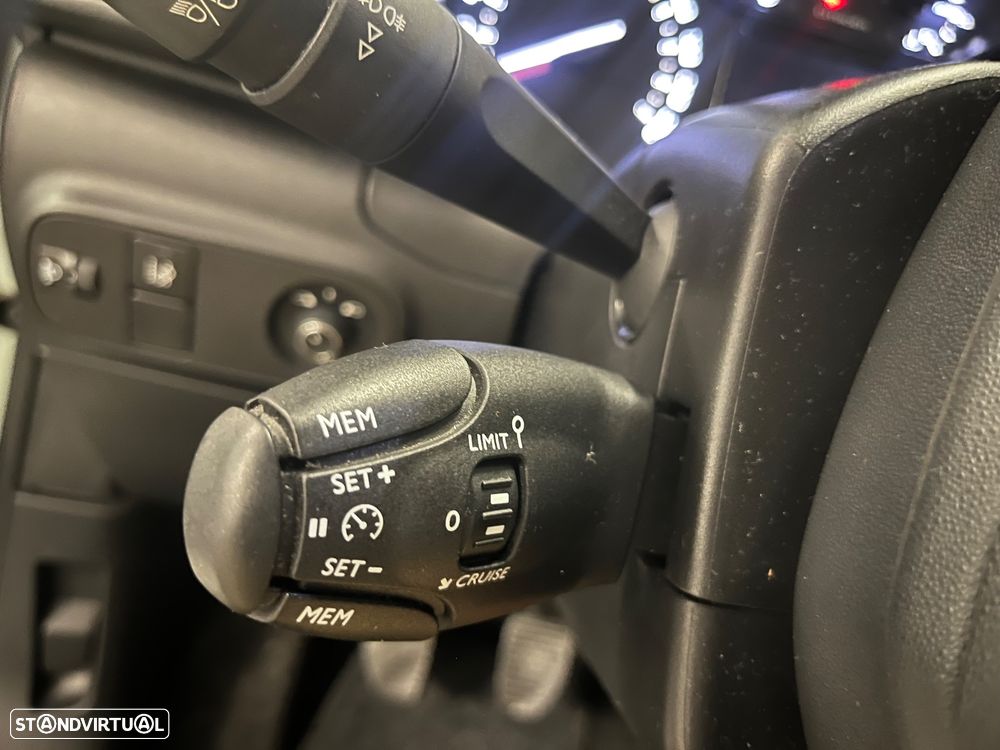 Citroën C3 1.2 PureTech Shine - 31