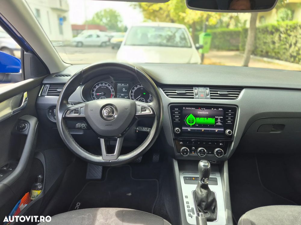 Skoda Octavia 1.6 TDI DSG Ambition - 2