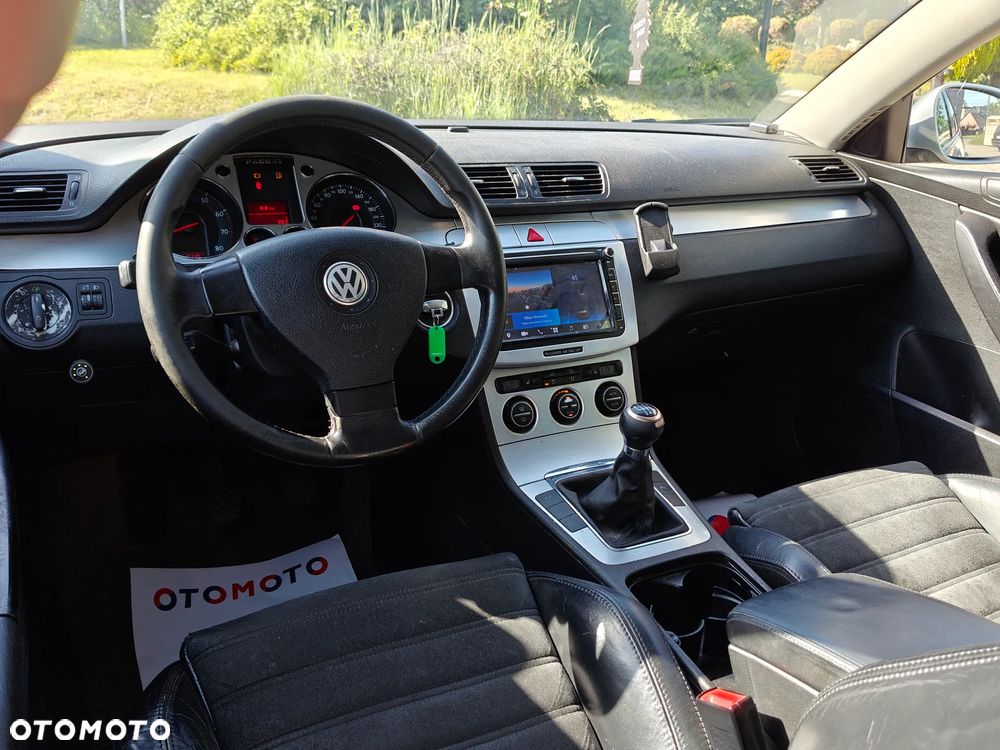 Volkswagen Passat 2.0 FSI Comfortline - 15