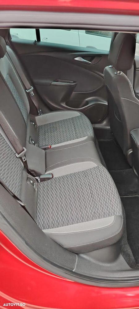 Opel Astra 1.5 D Start/Stop Sports Tourer Edition - 10