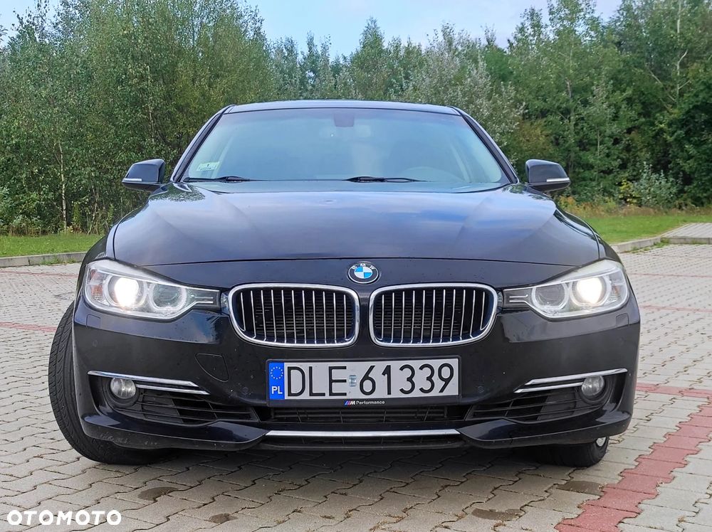 BMW Seria 3 328i Luxury Line - 2