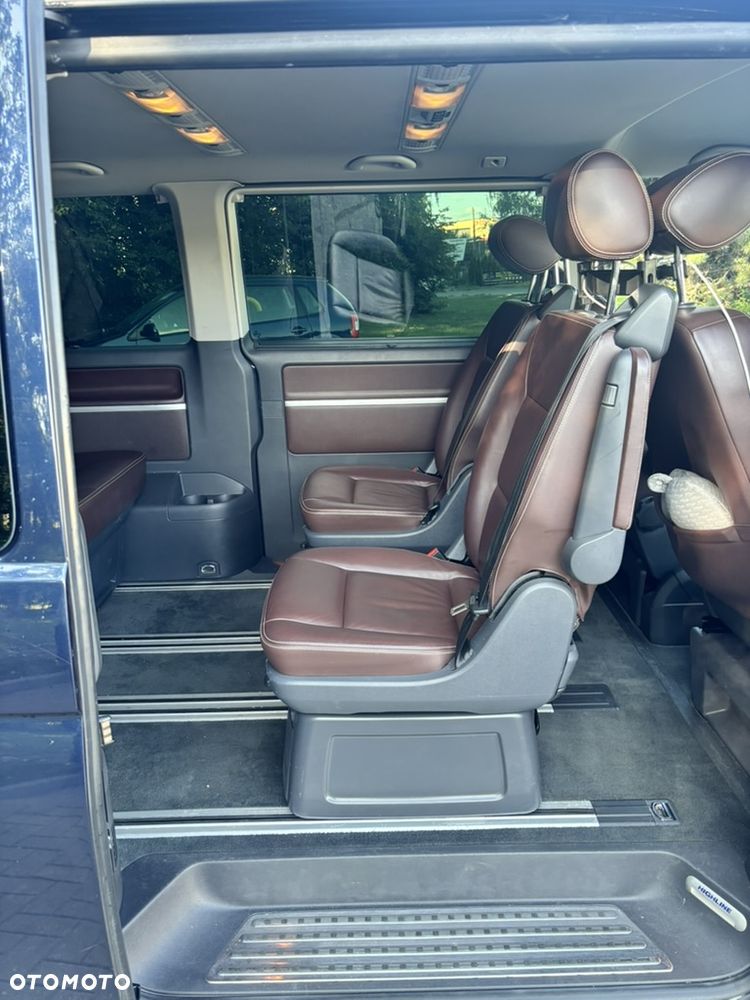 Volkswagen Multivan - 12