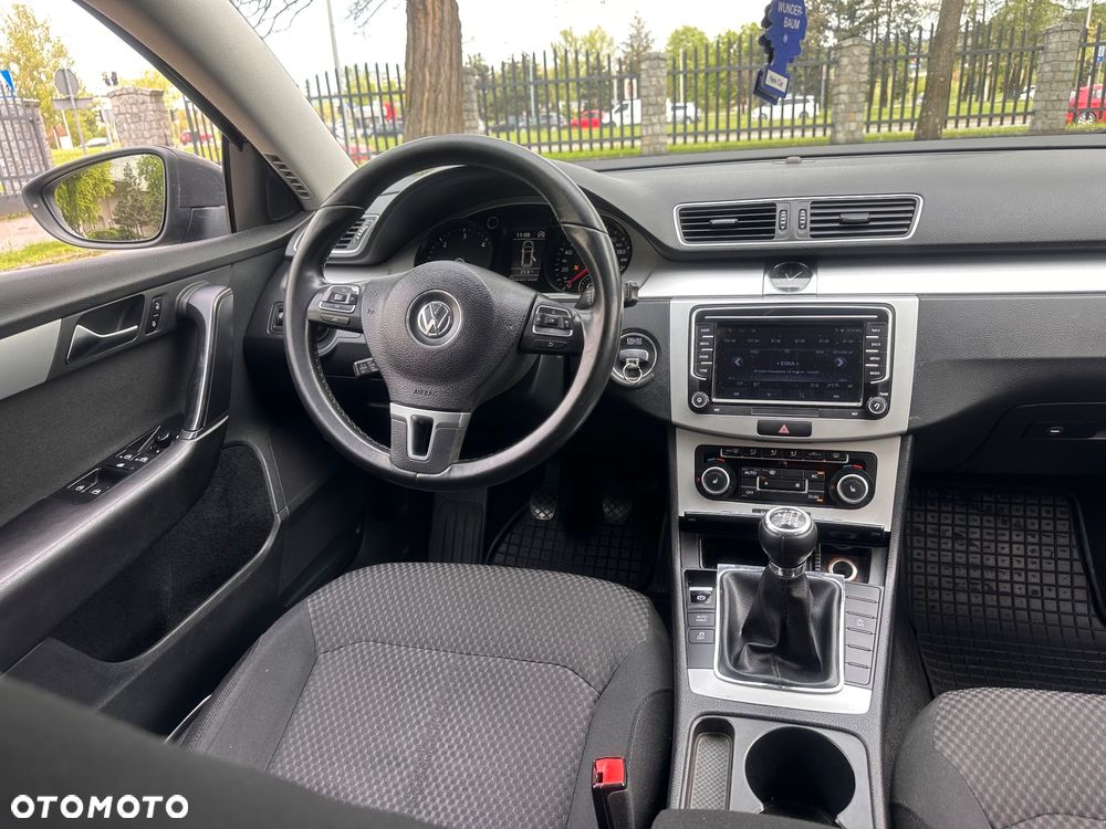 Volkswagen Passat 2.0 Blue TDI SCR Comfortline - 19
