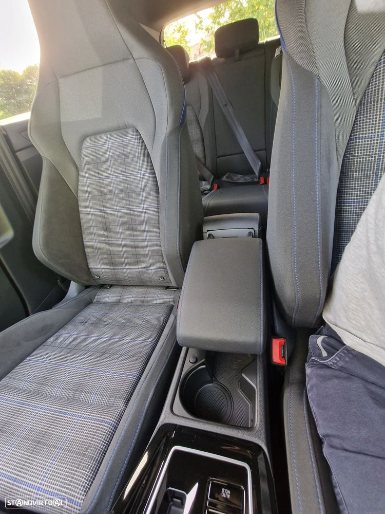 VW Golf 1.5 eHybrid OPF DSG GTE - 30