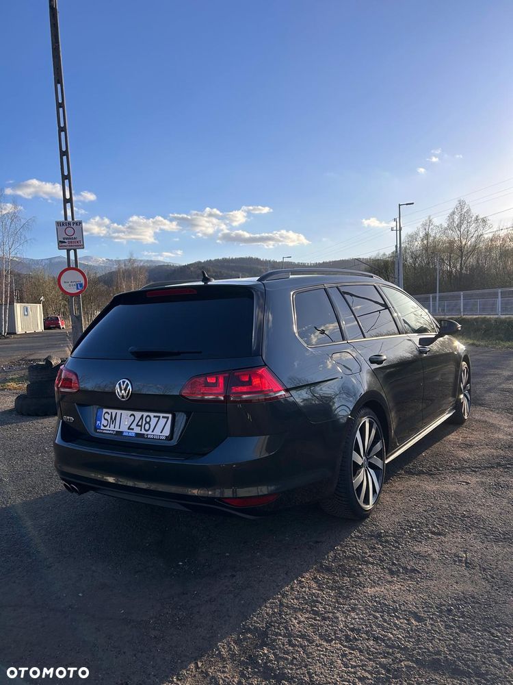 Volkswagen Golf - 5