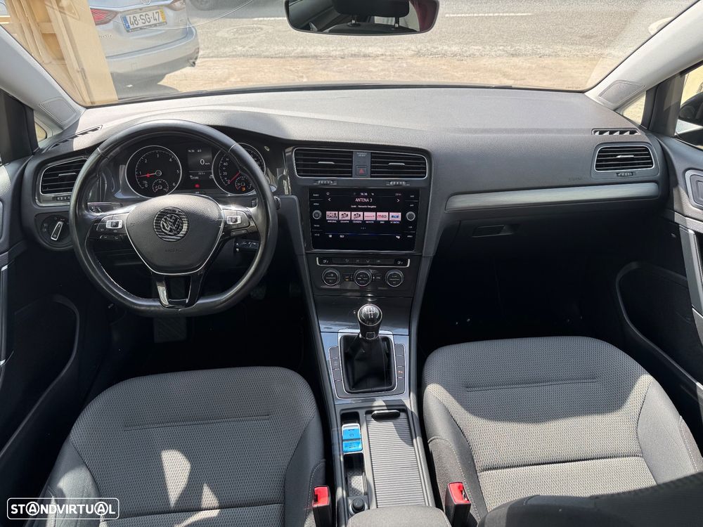 VW Golf Variant 1.6 TDi Confortline - 27