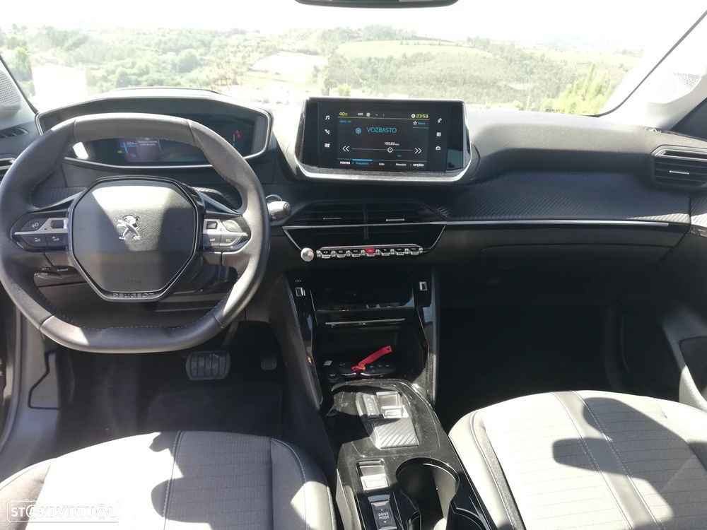 Peugeot e-208 Allure Pack - 22