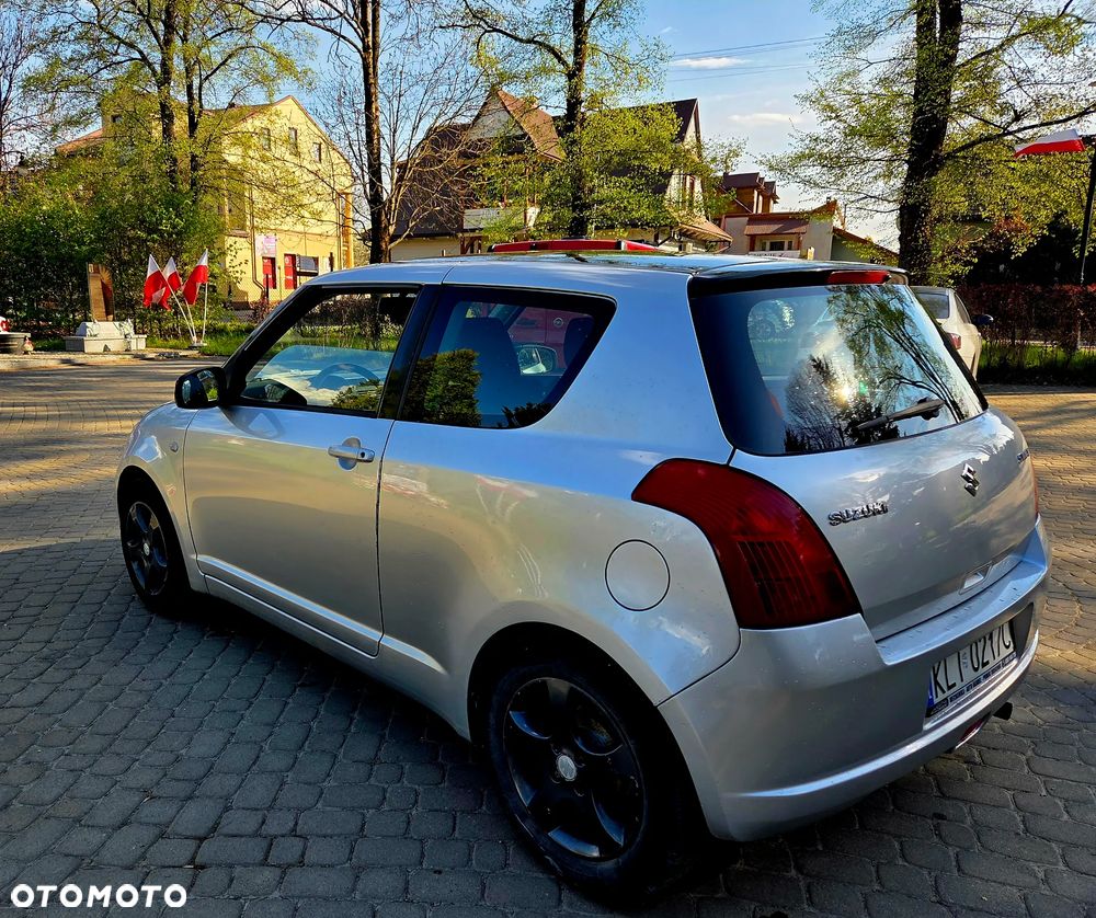 Suzuki Swift 1.3 GC - 8