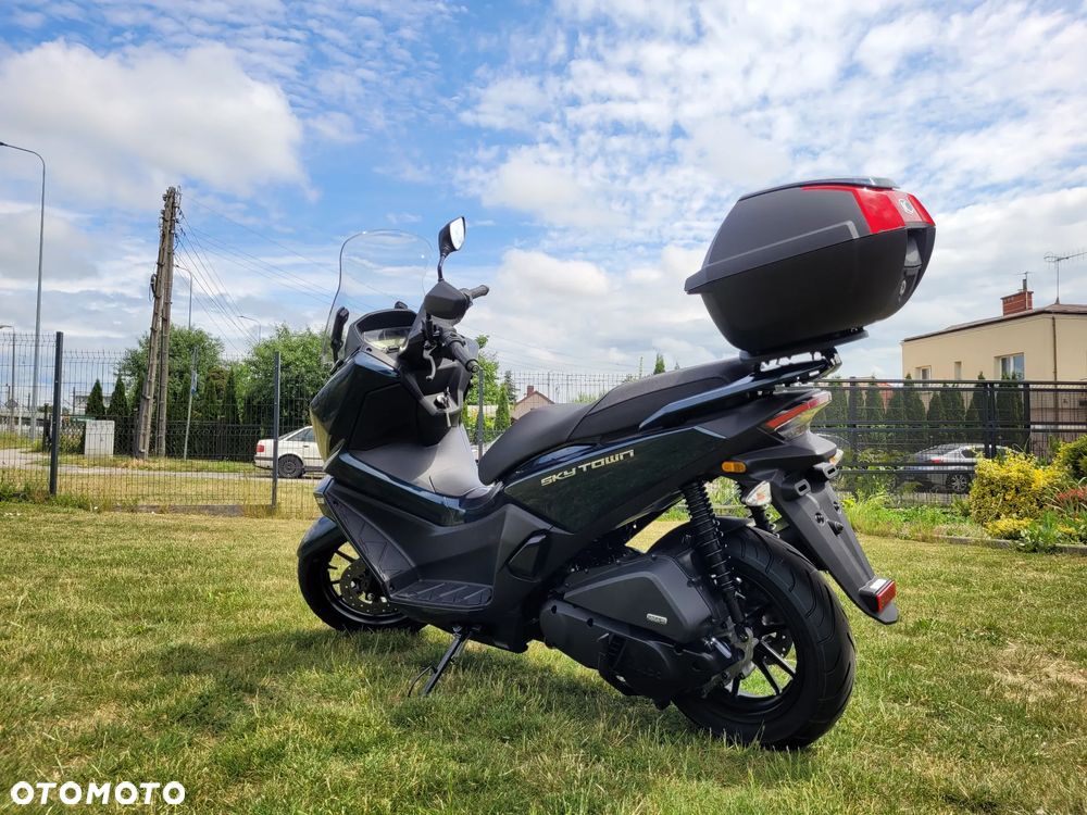 Kymco Skytown - 3