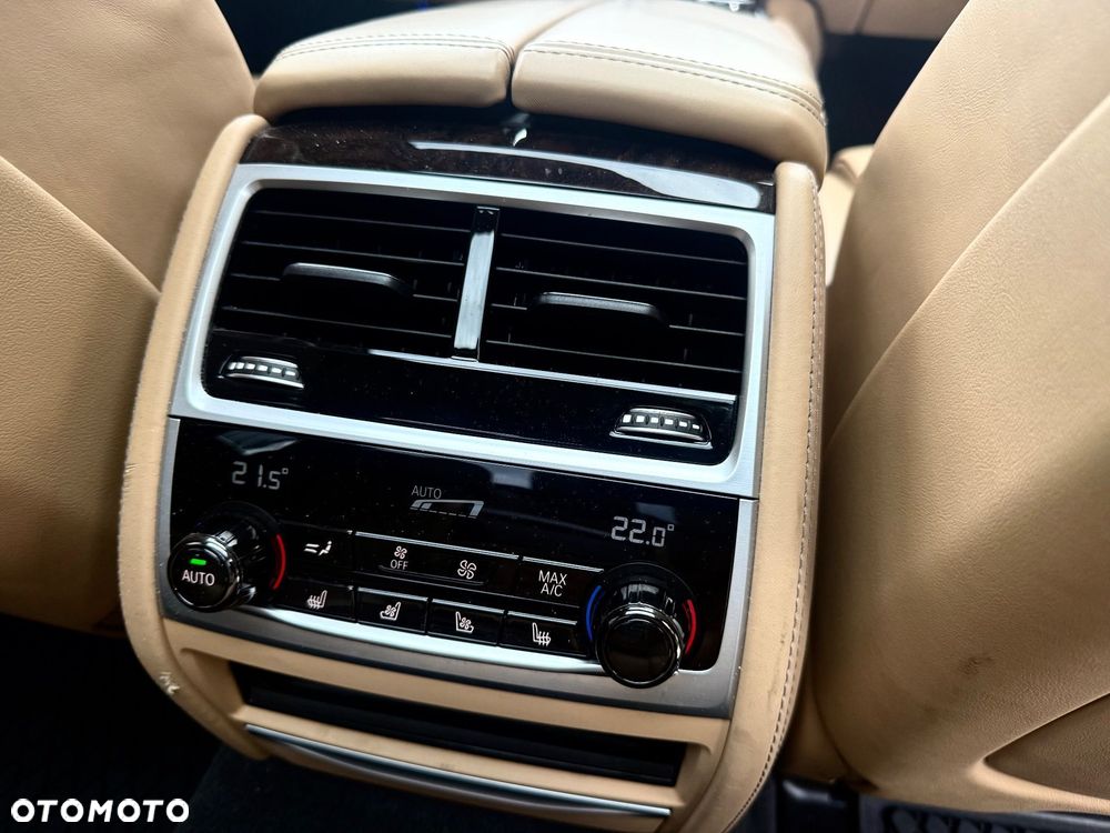 BMW Seria 7 750i xDrive sport - 20