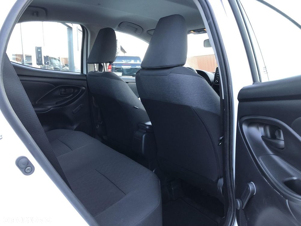 Toyota Yaris - 18
