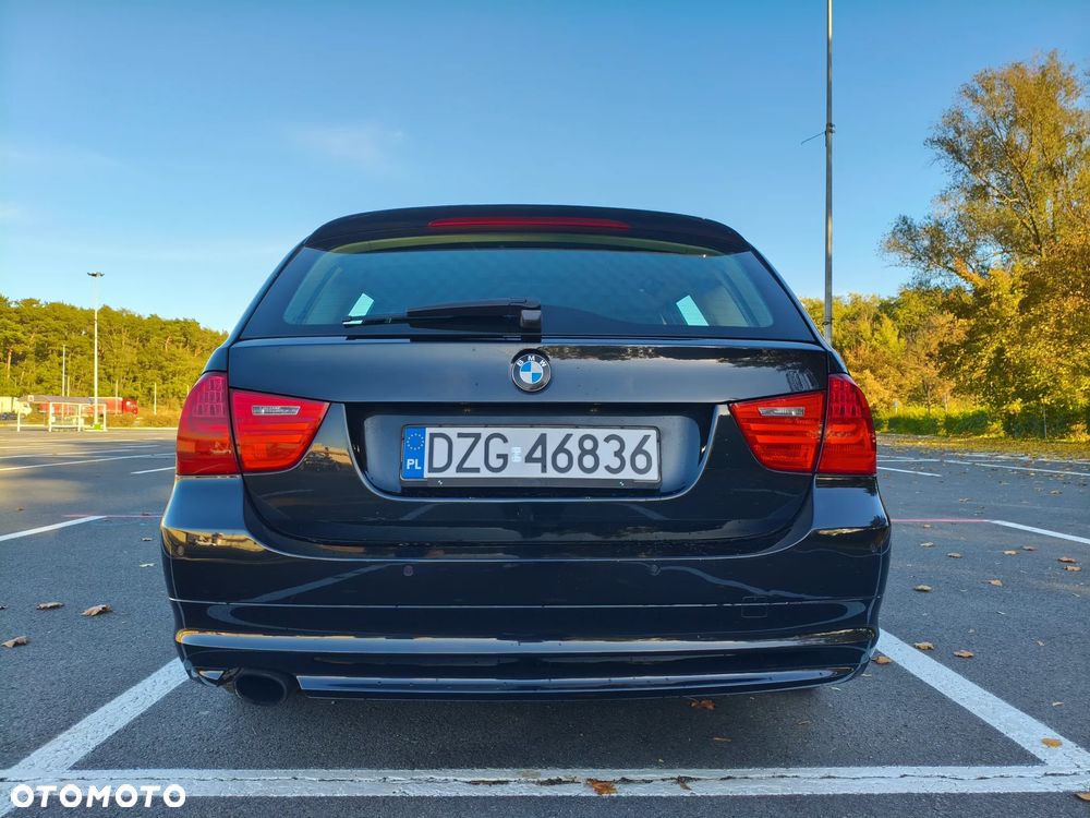 BMW Seria 3 320i Touring - 3