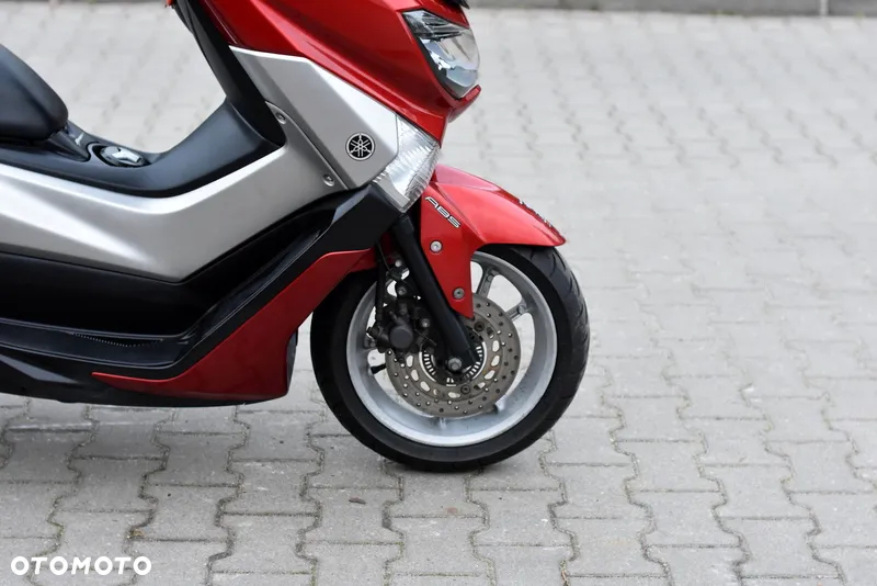 Yamaha NMAX - 7