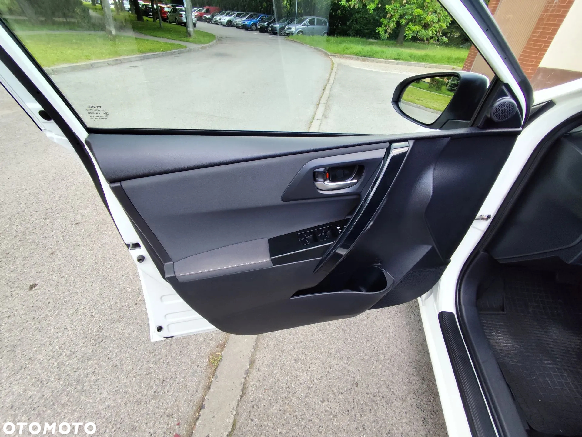 Toyota Auris 1.8 VVT-i Hybrid Automatik Touring Sports Life Plus - 21