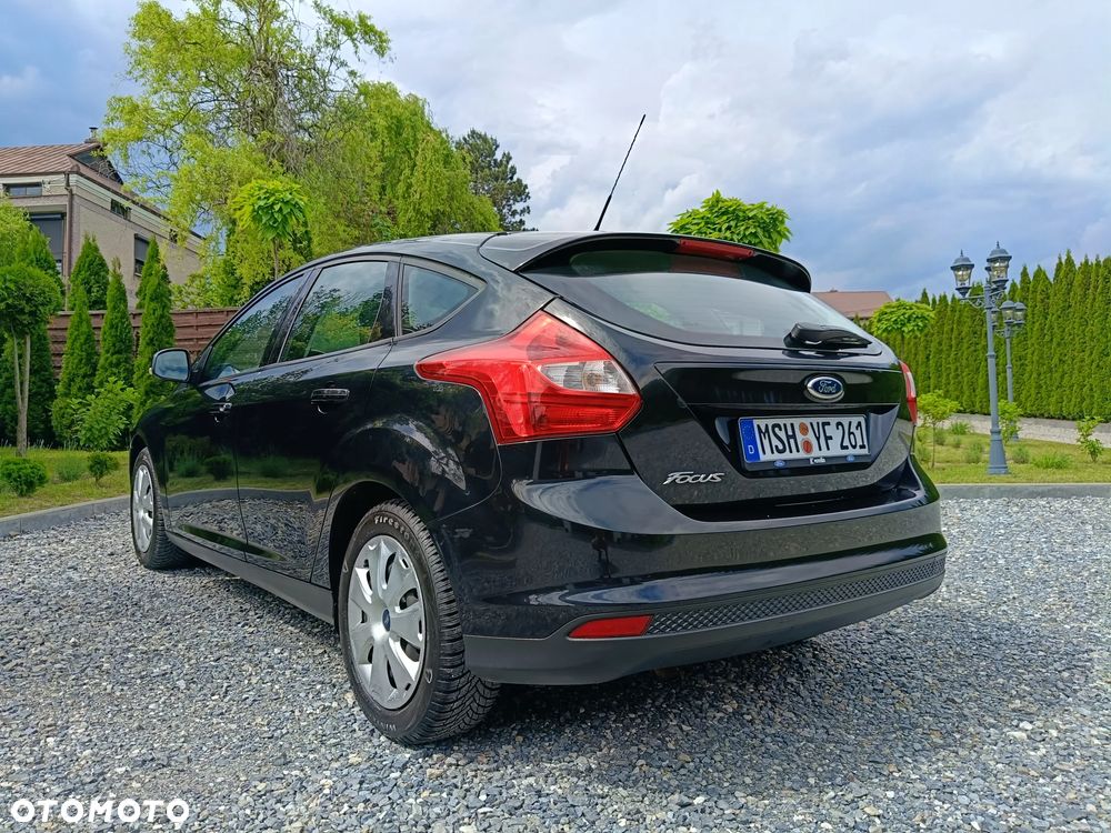 Ford Focus 1.6 Ambiente - 33