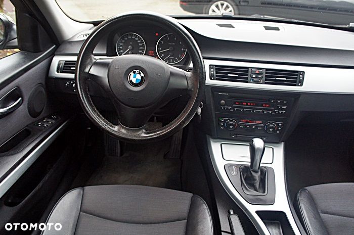 BMW Seria 3 320i - 19