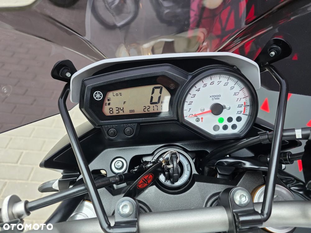 Yamaha FZ8 - 11