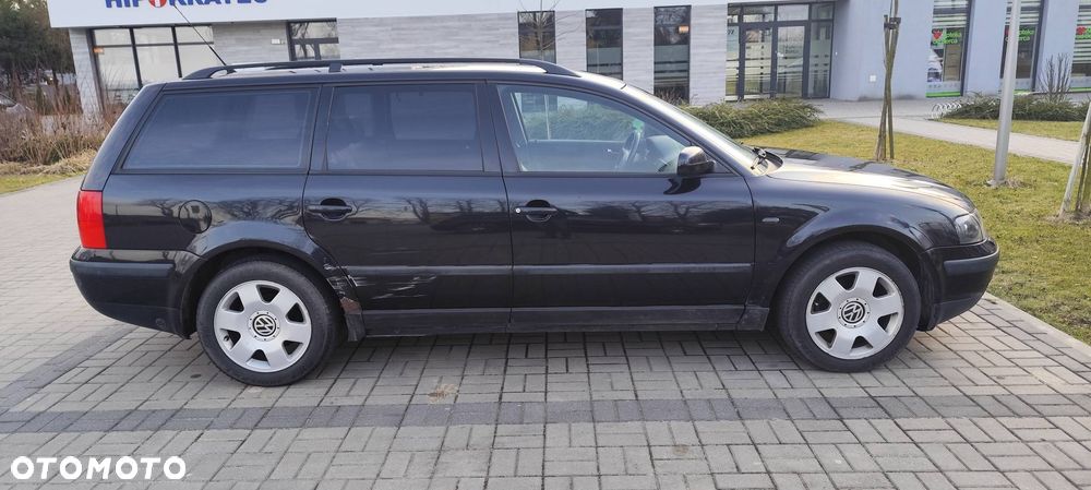 Volkswagen Passat 2.3 V5 Highline - 4