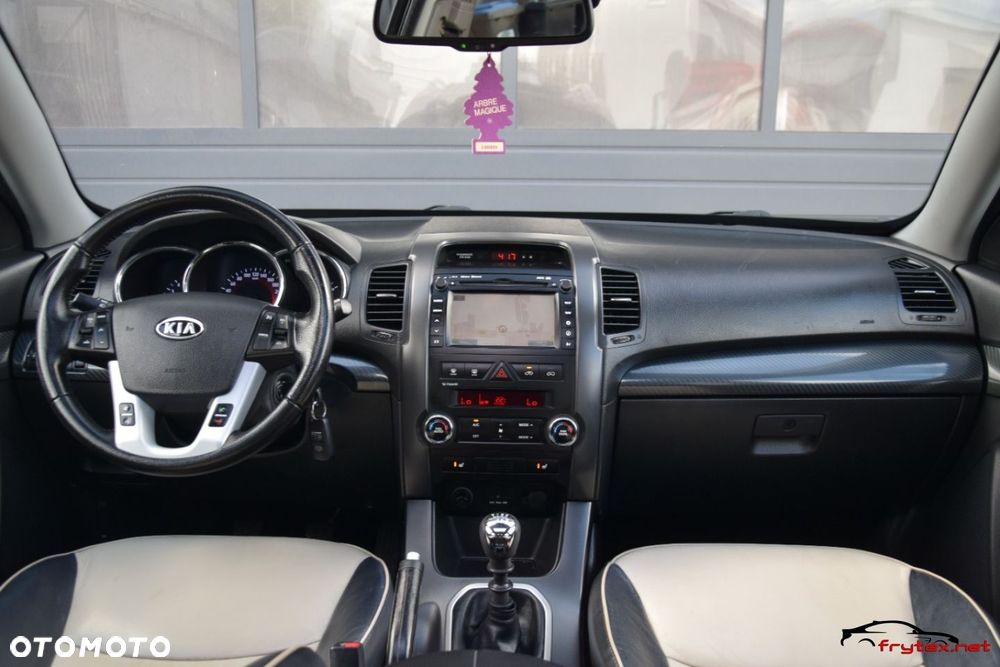 Kia Sorento - 33