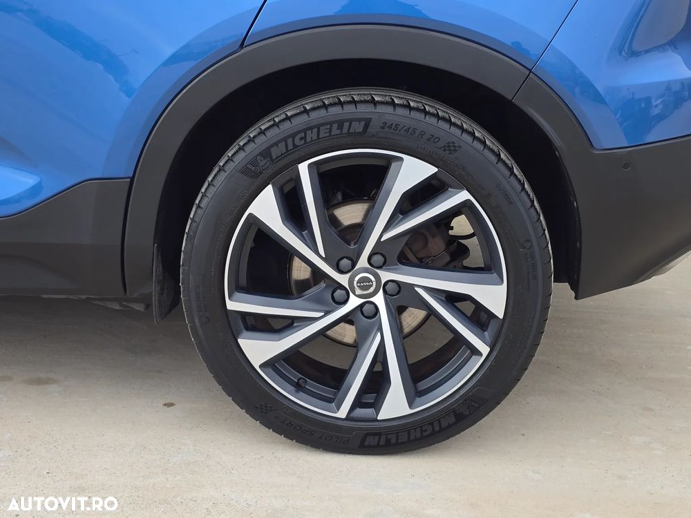 Volvo XC 40 D4 AWD Geartronic R-Design - 13