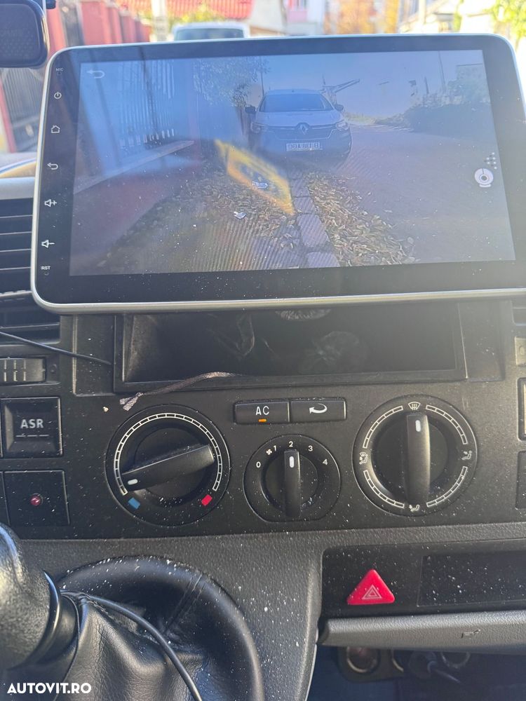 Volkswagen Transporter - 28